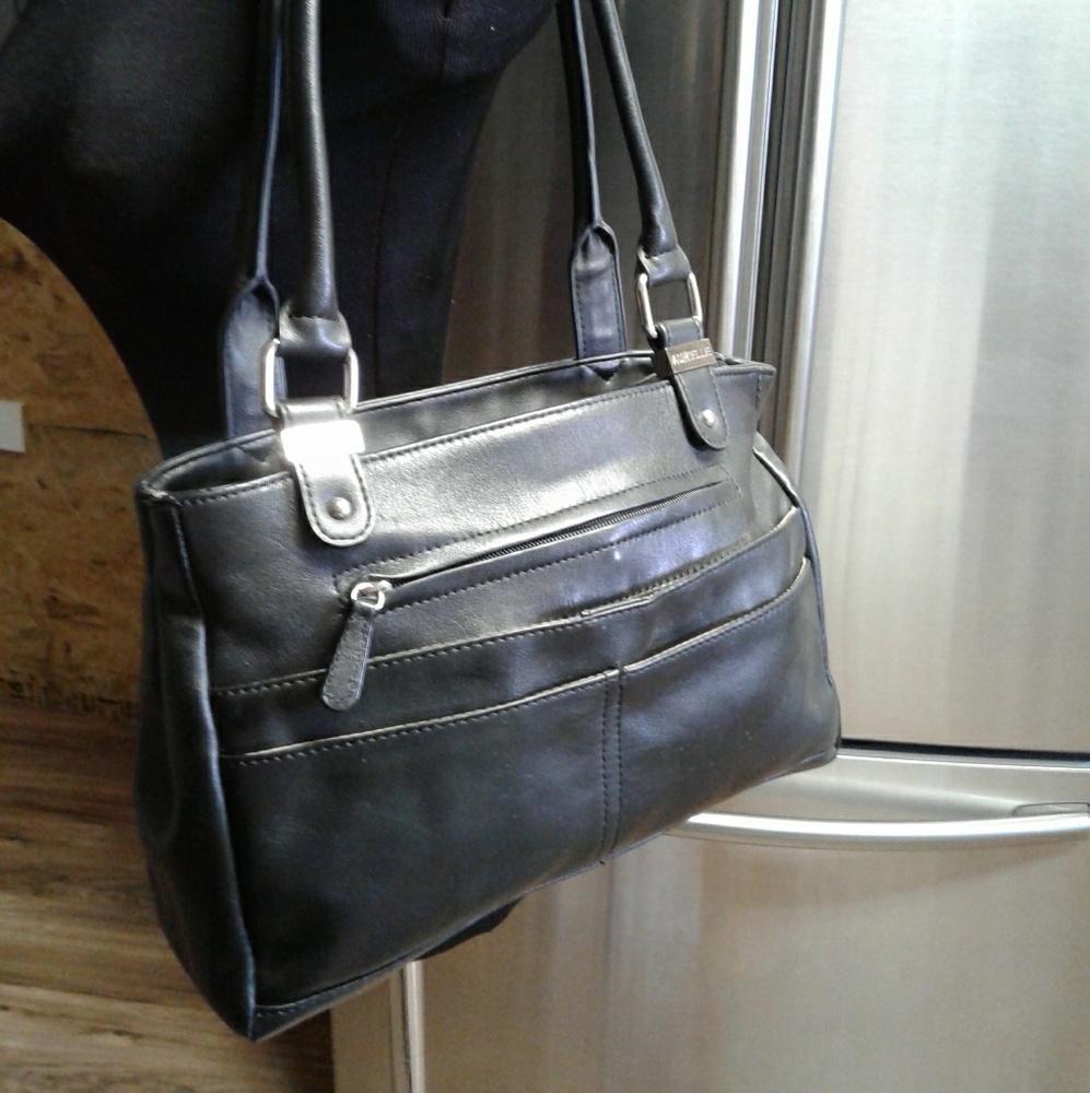 Aurielle shoulder bag